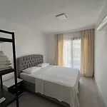 מלון דירות Maia 4*