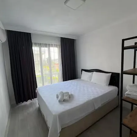 Maia Lägenhetshotell 4*
