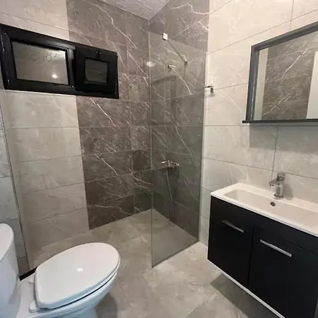 Maia Lägenhetshotell 4*